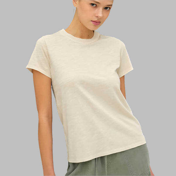 Delia Tee