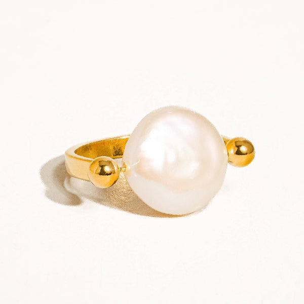 Déodat Baroque Pearl Ring